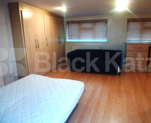 			NEW INSTRUCTION!, Studio Apartment, 1 bath, 1 reception Studio			 St Stephens Gardns, NOTTING HILL